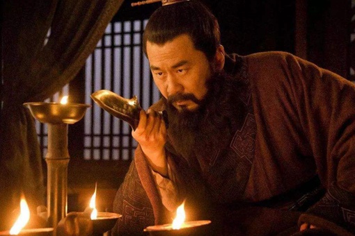 在三国中后期,刘备为何走向巅峰而曹操总是失败? 在三国中后期,刘备为何走向巅峰而曹操总是失败?